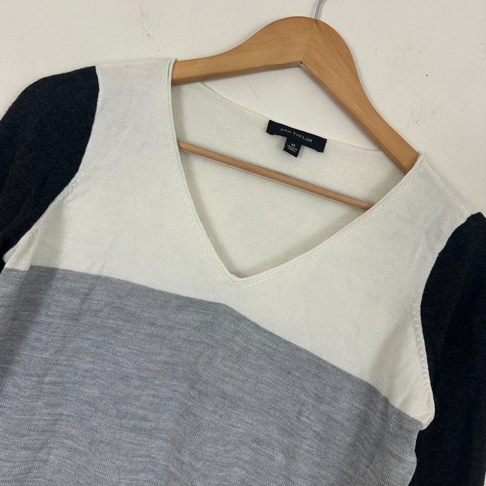 Ann Taylor Sweater Gray Black Colorblock Merino Wool Pullover Womens Medium